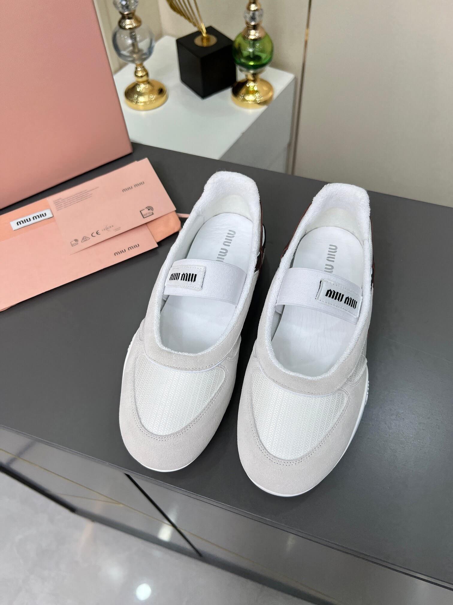 M1um1u Gymnasium technical fabric and suede ballerinas