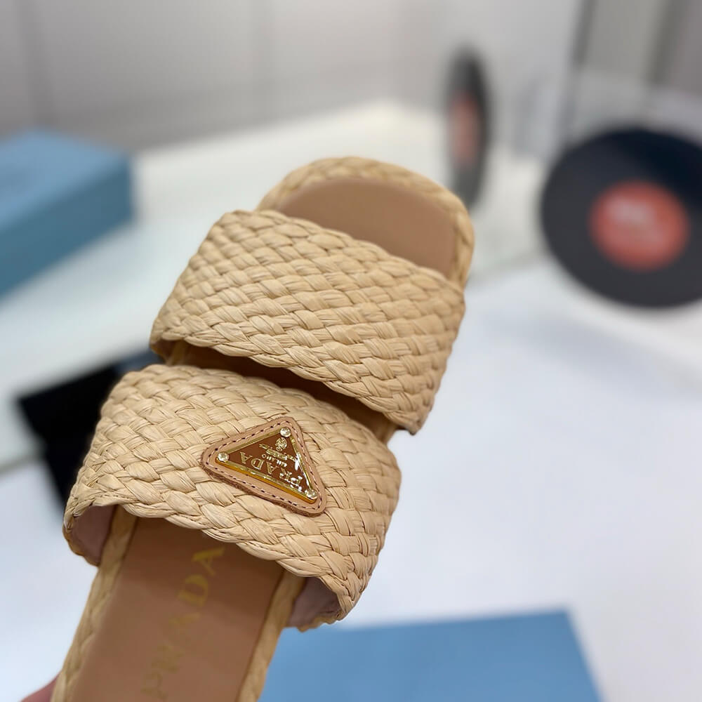 Pra*a Raffia slides