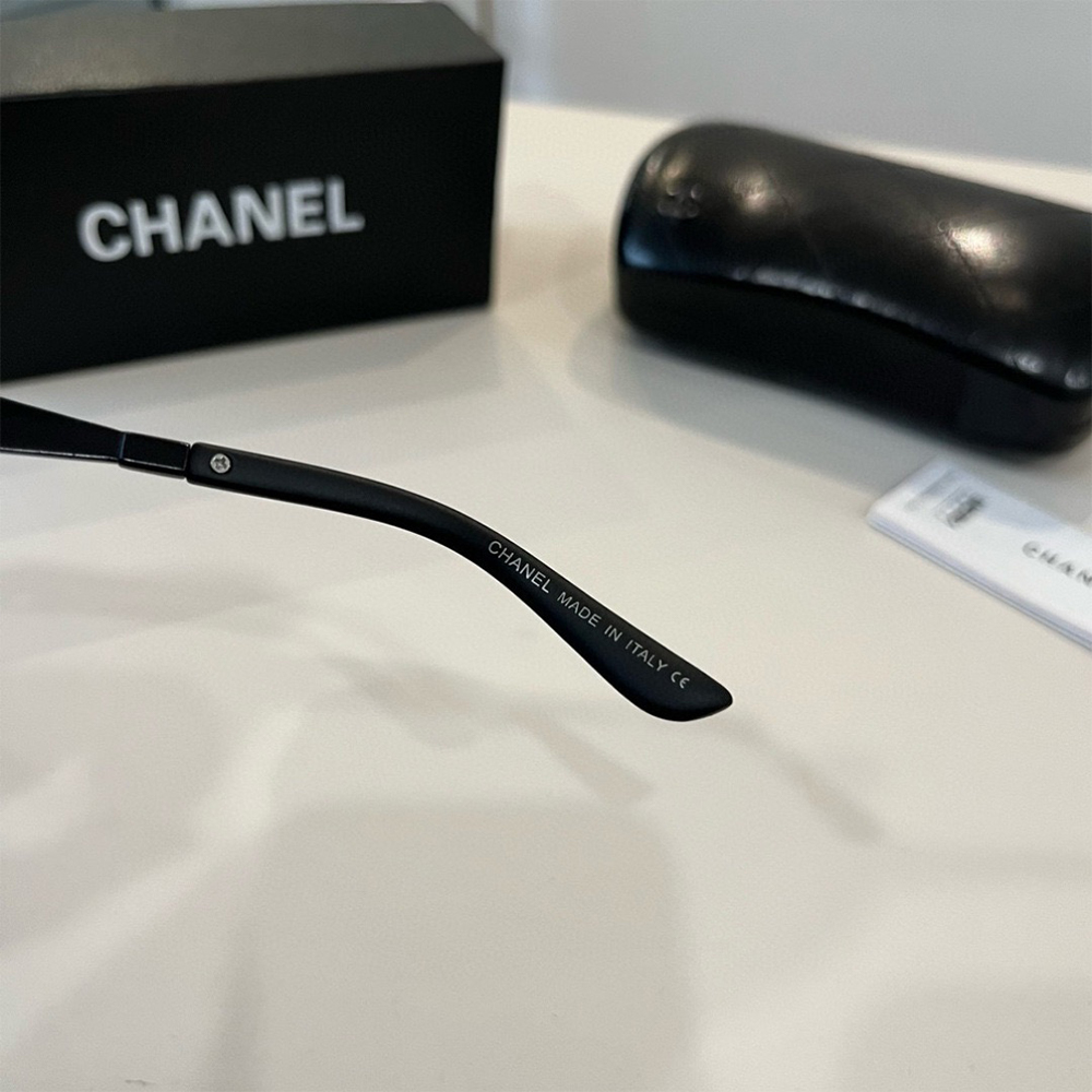 Ch**el SUNGLASSES
