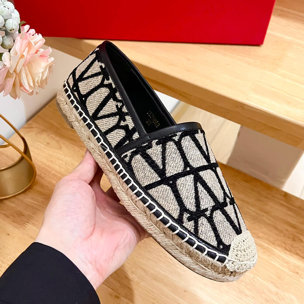 Va1e*ntin0 Garavani Espadrilles