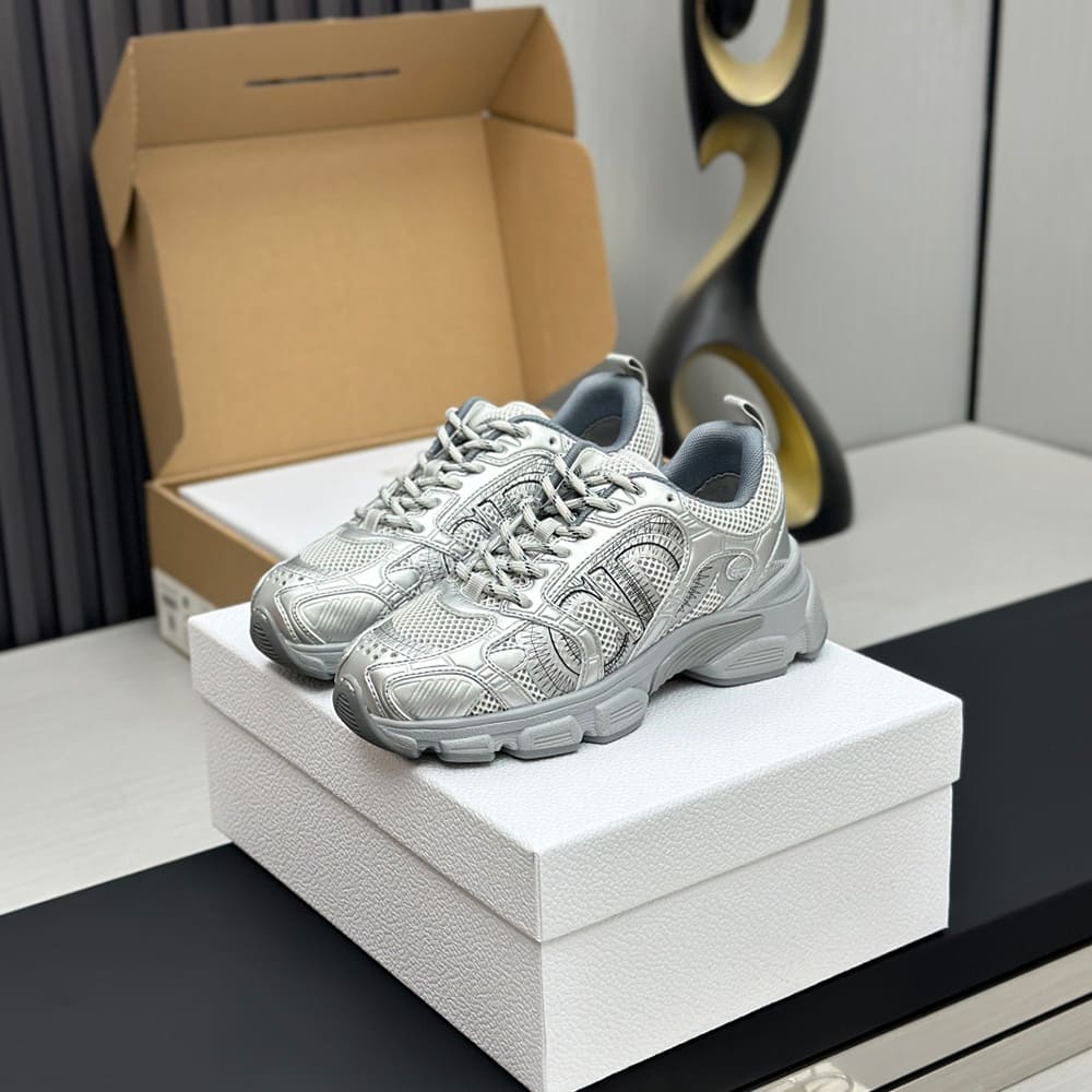 D10r Chrono Sneaker