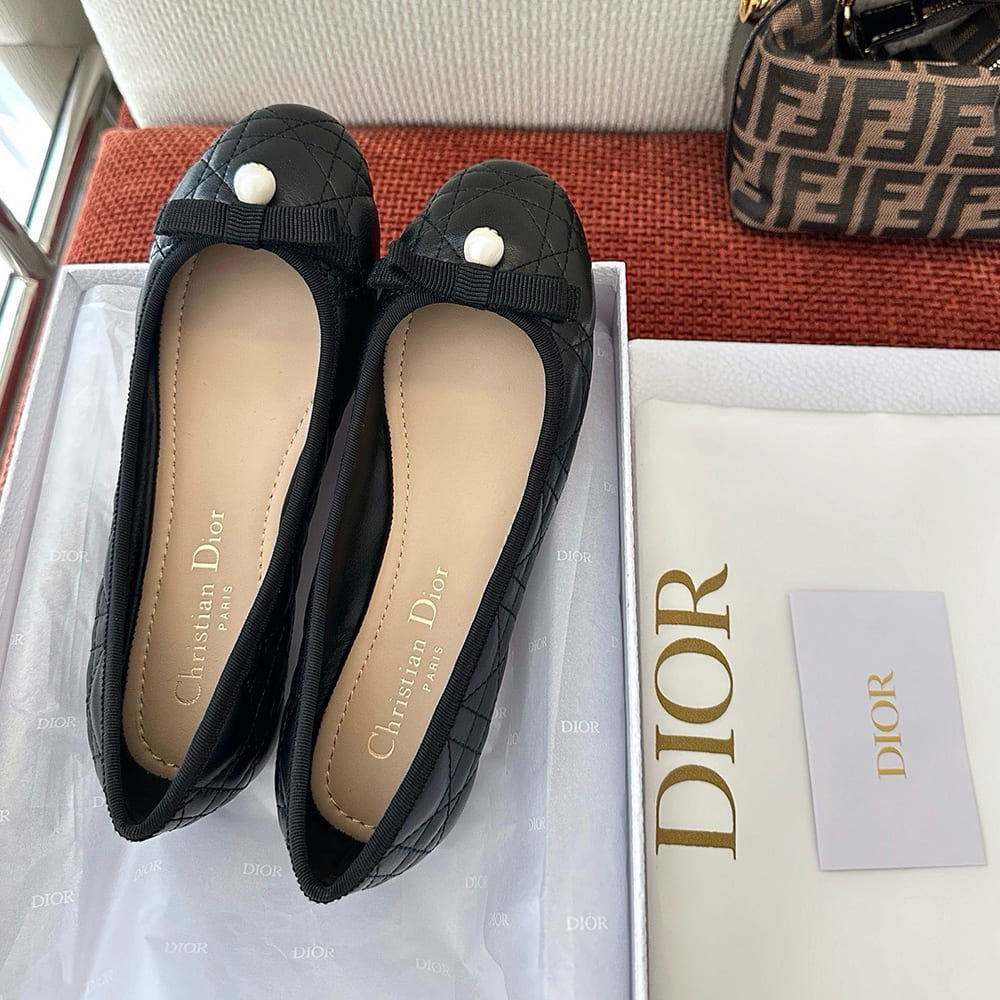 D10r Ballet Flat