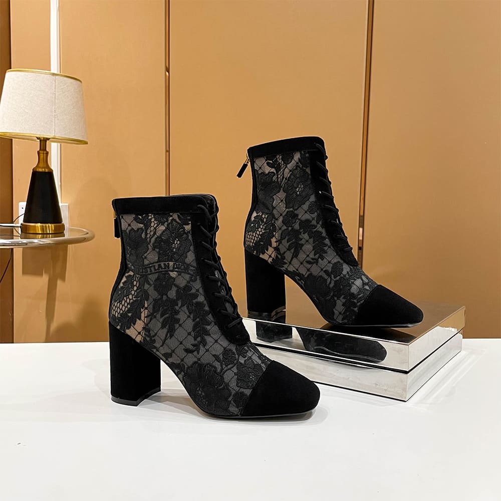 D10r Naughtily-D Heeled Ankle Boot