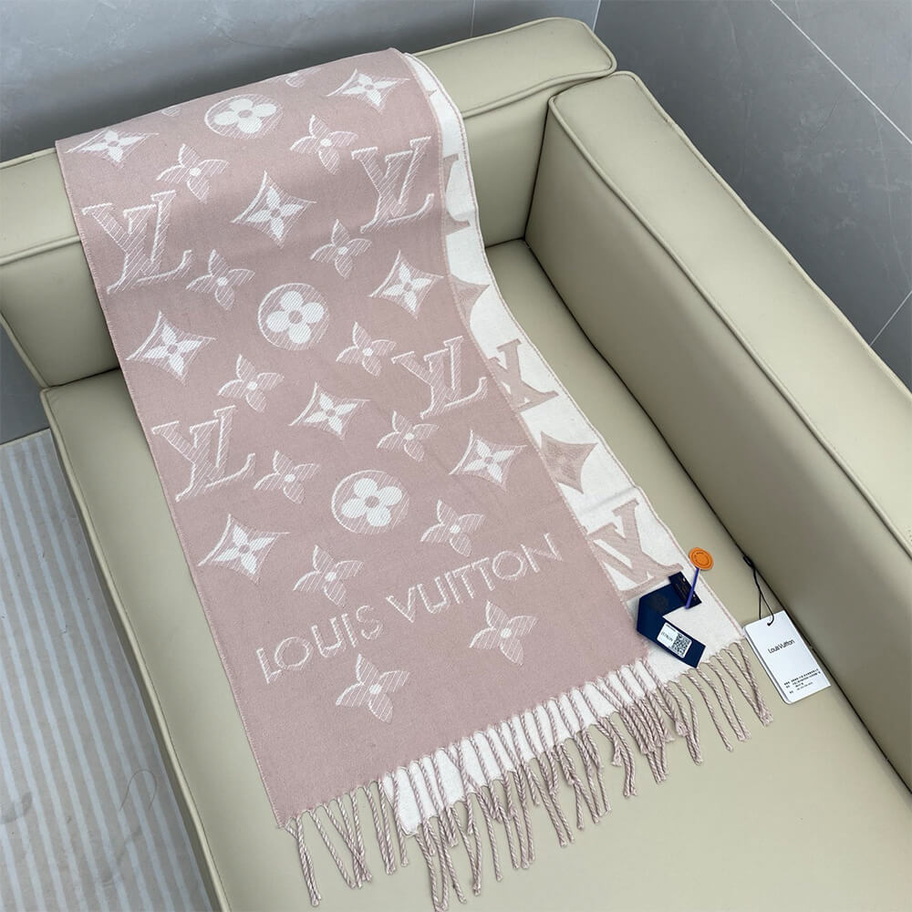 LV Essential Shine Scarf