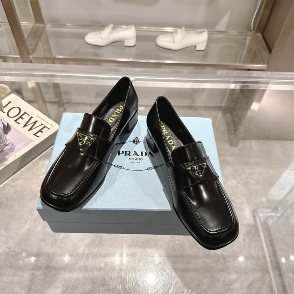 Pra*a loafers