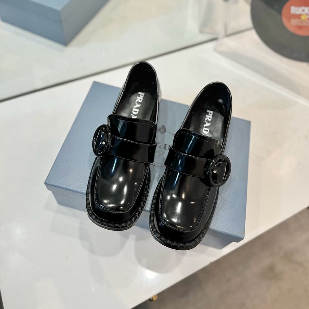 Pra*a loafers