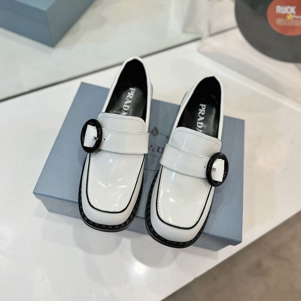 Pra*a loafers