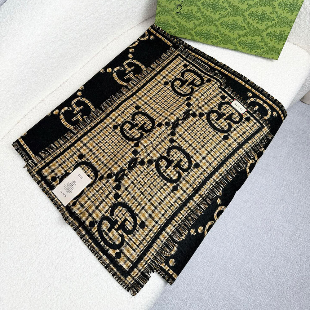 Gvc*1 GG wool scarf