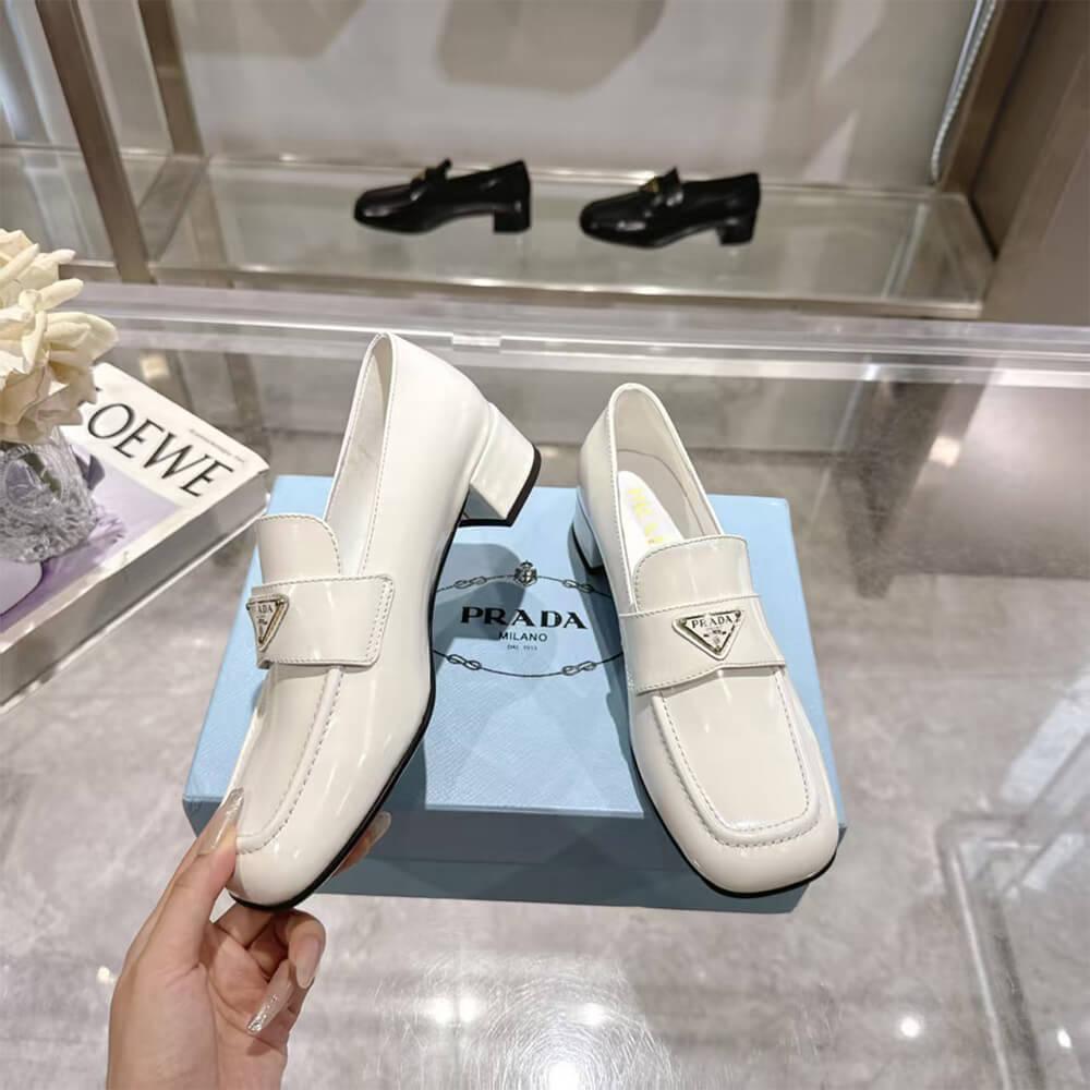 Pra*a loafers