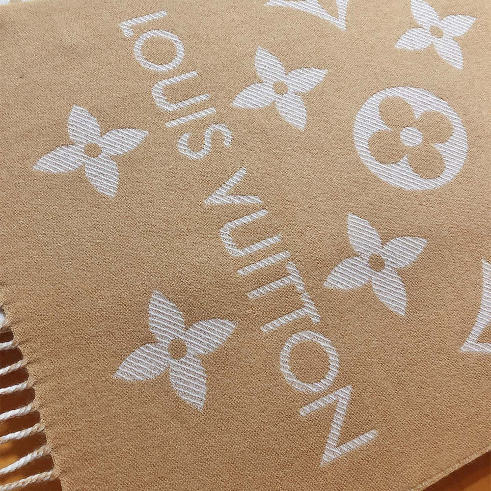 LV  ESSENTIAL Scarf