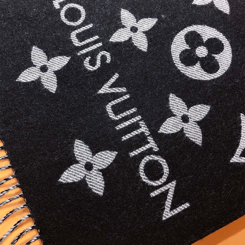 LV  ESSENTIAL Scarf