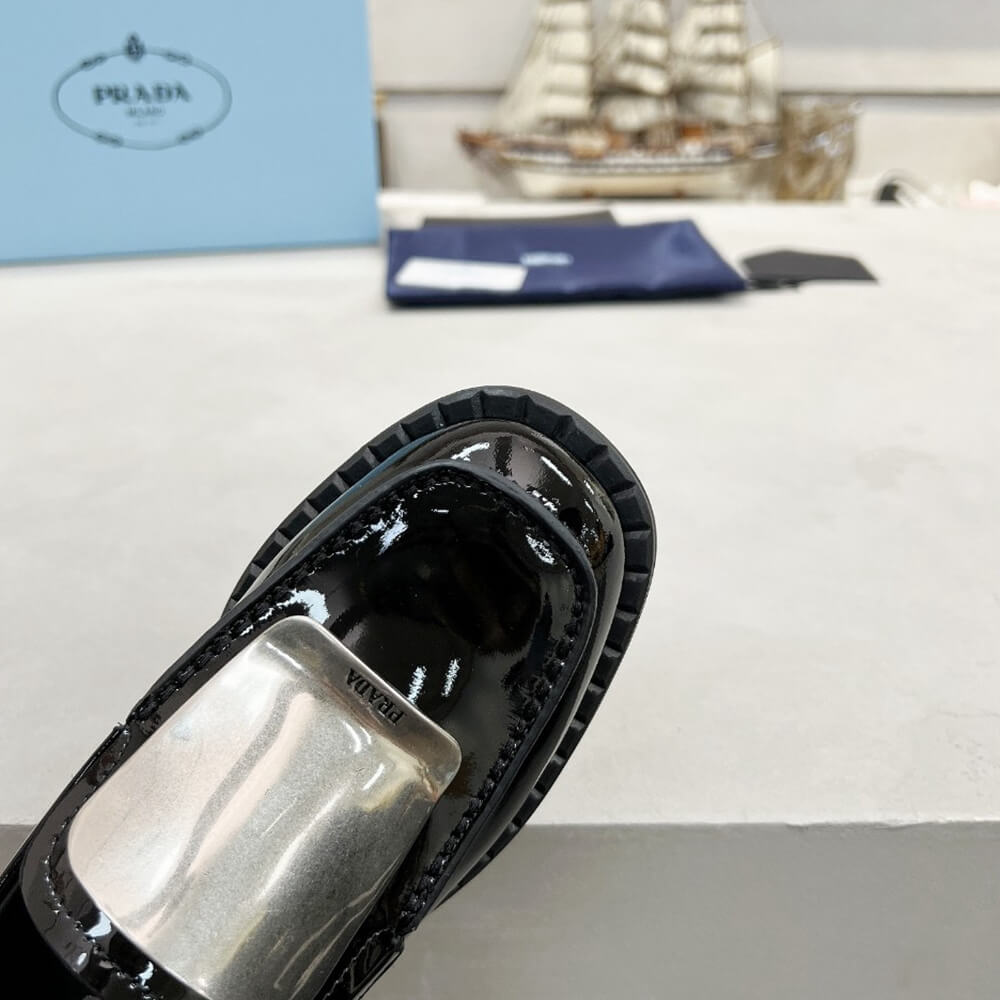Pra*a loafers