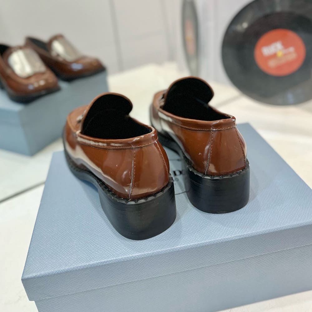 Pra*a loafers