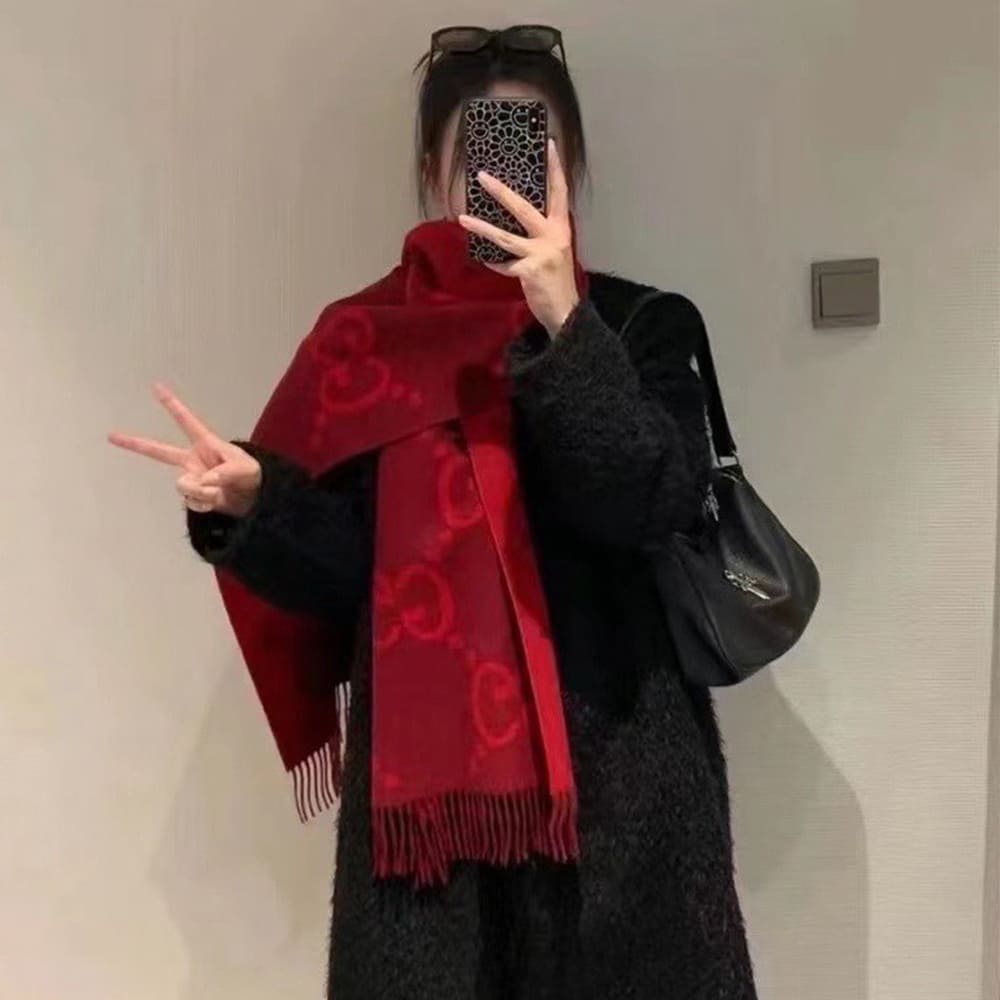 Gvc*1 GG wool jacquard scarf