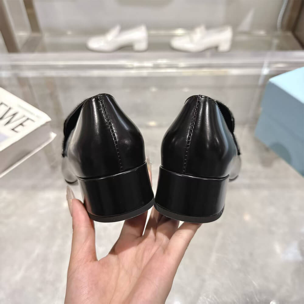 Pra*a loafers