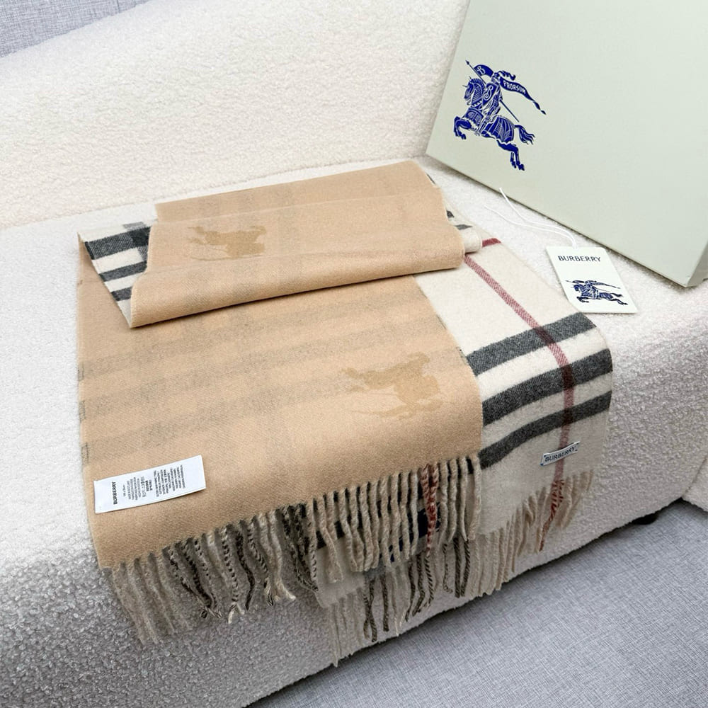 Bv*b*rry Scarf