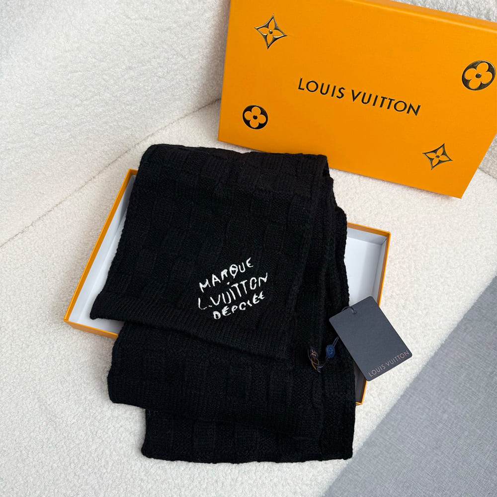 LV Damier Snug Scarf