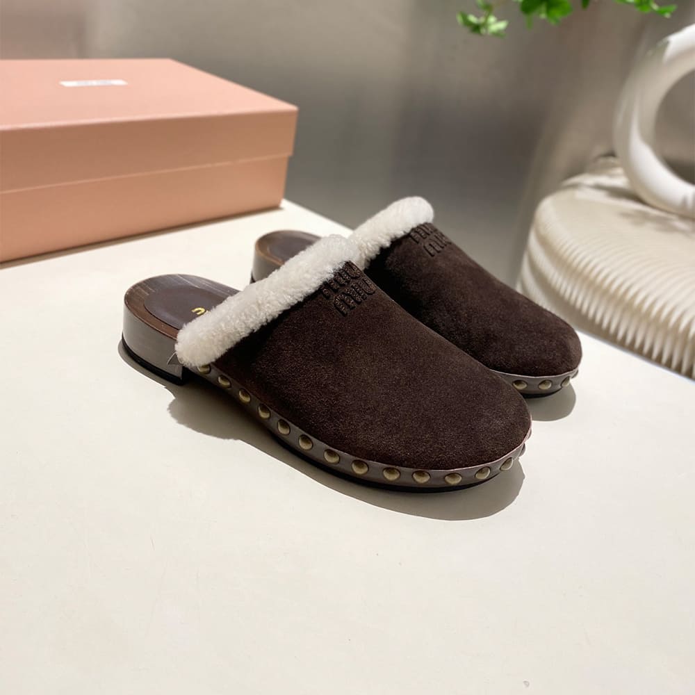 M1um1u Suede clogs