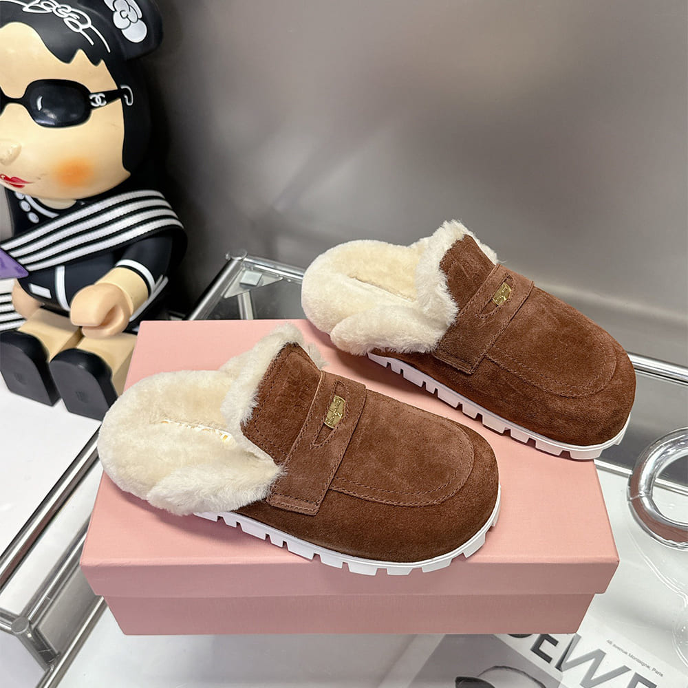 M1um1u Suede mules