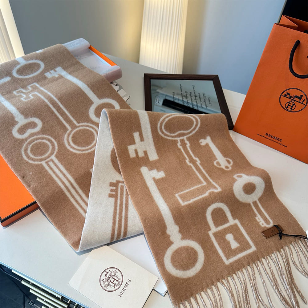 H**me5 Casaque Porte-Clefs Scarf