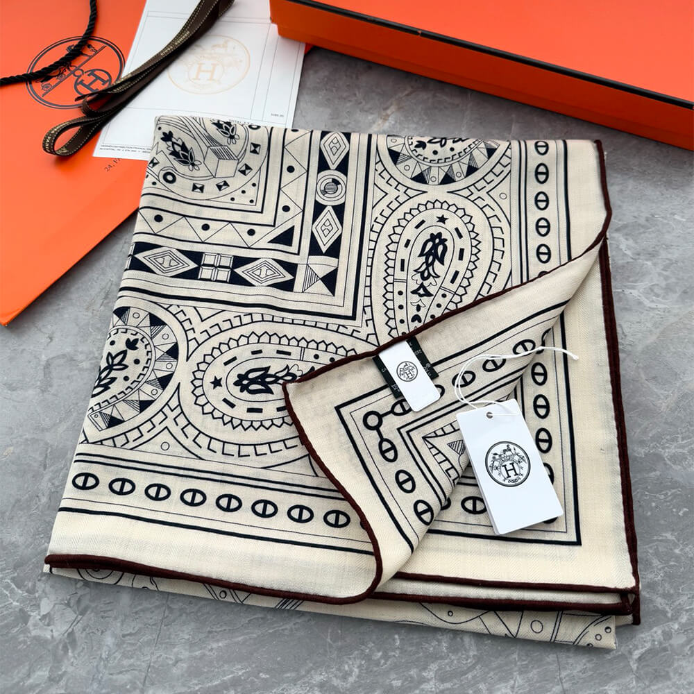 H**me5 Cheval de Coeur Bandana shawl 140