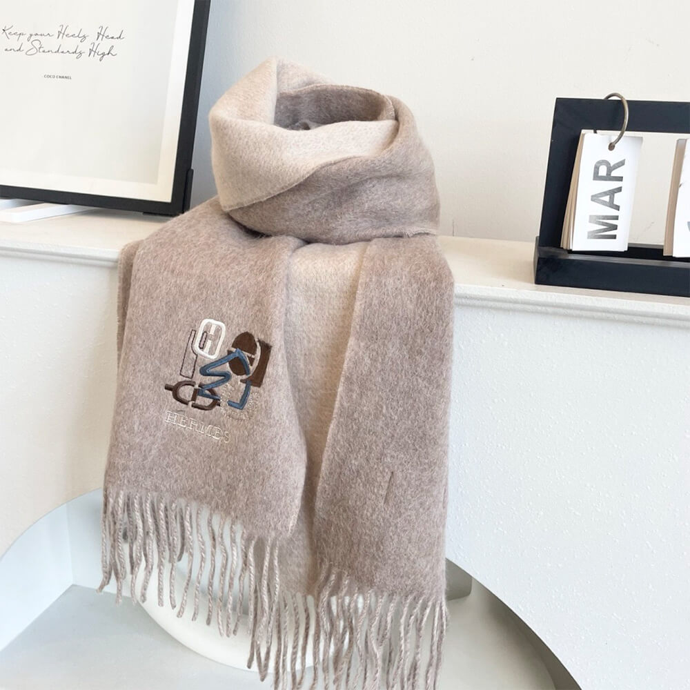 H**me5 Recto-Verso PM H Puzzle Scarf