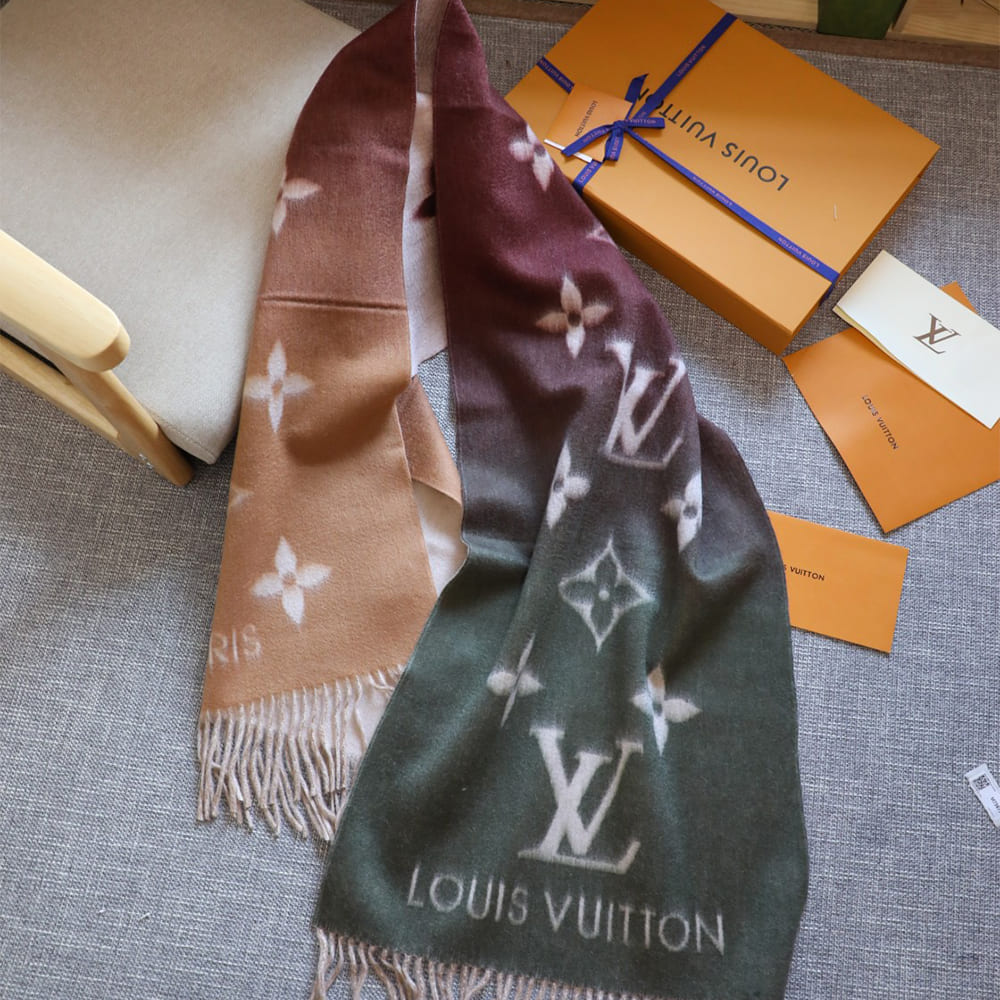 LV Reykjavik Gradient Scarf