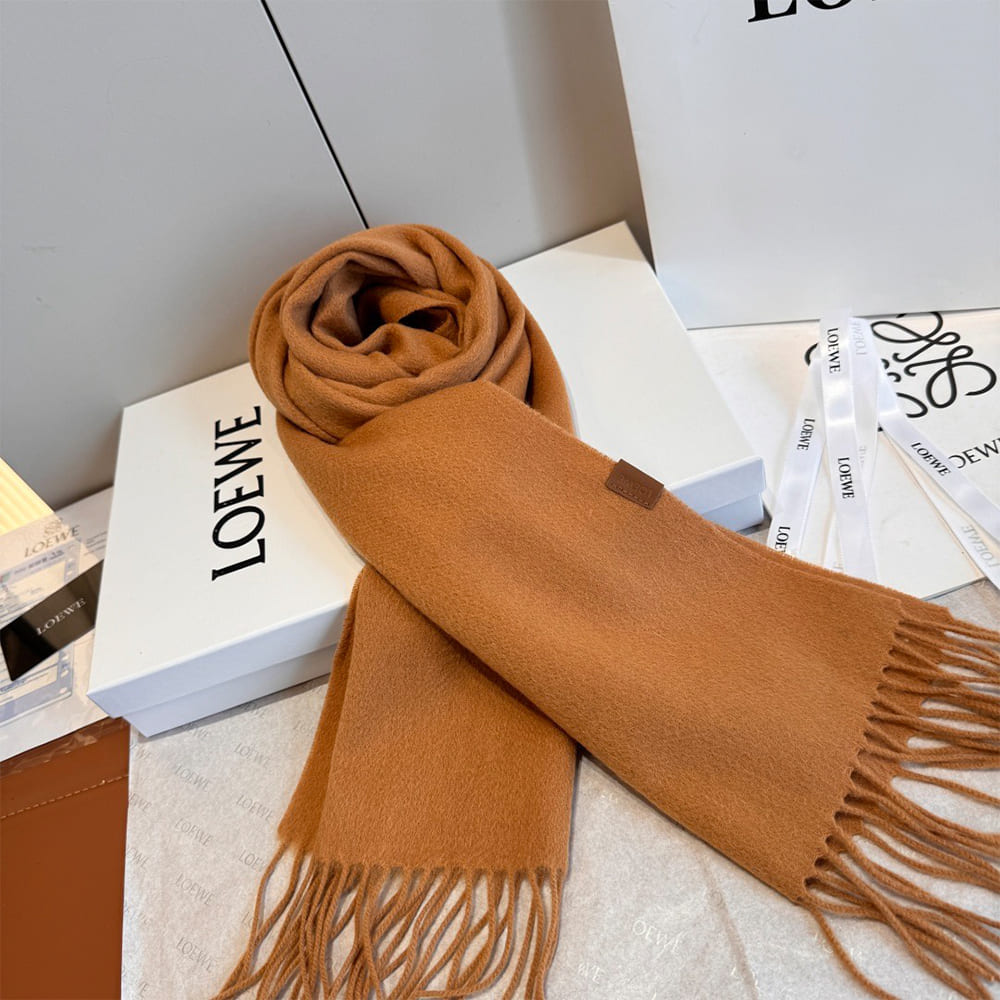 L0ew* Scarf in cashmere