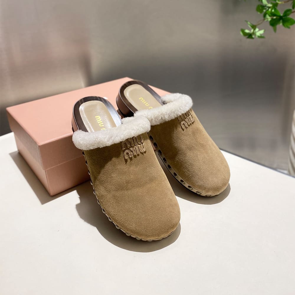 M1um1u Suede clogs