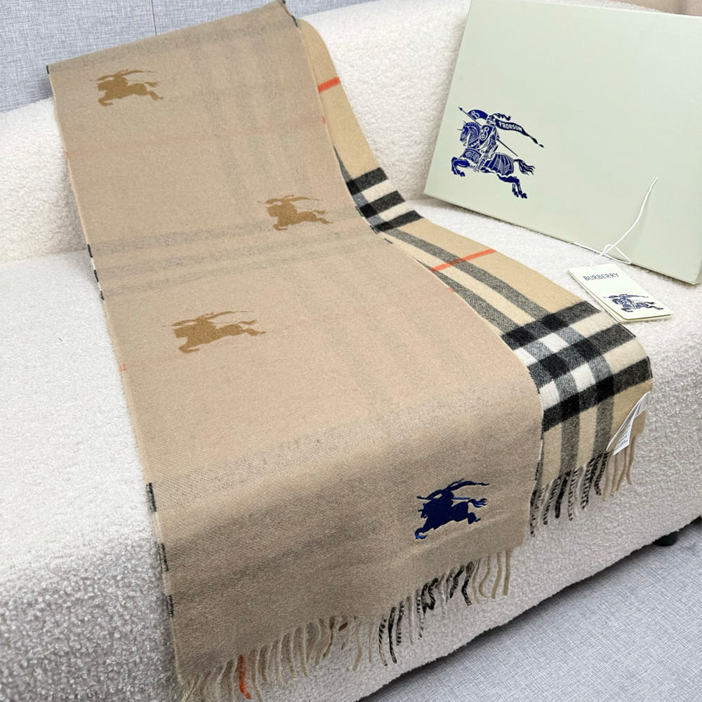 Bv*b*rry Scarf