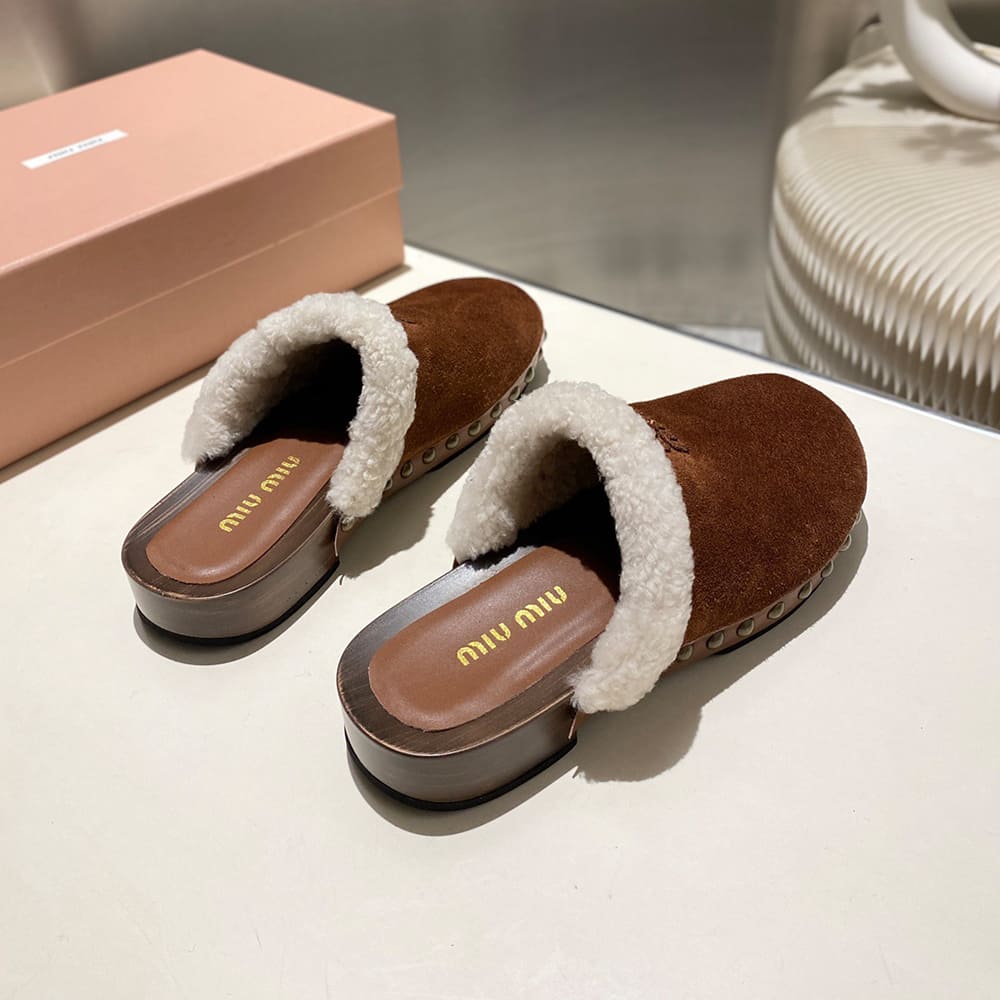 M1um1u Suede clogs