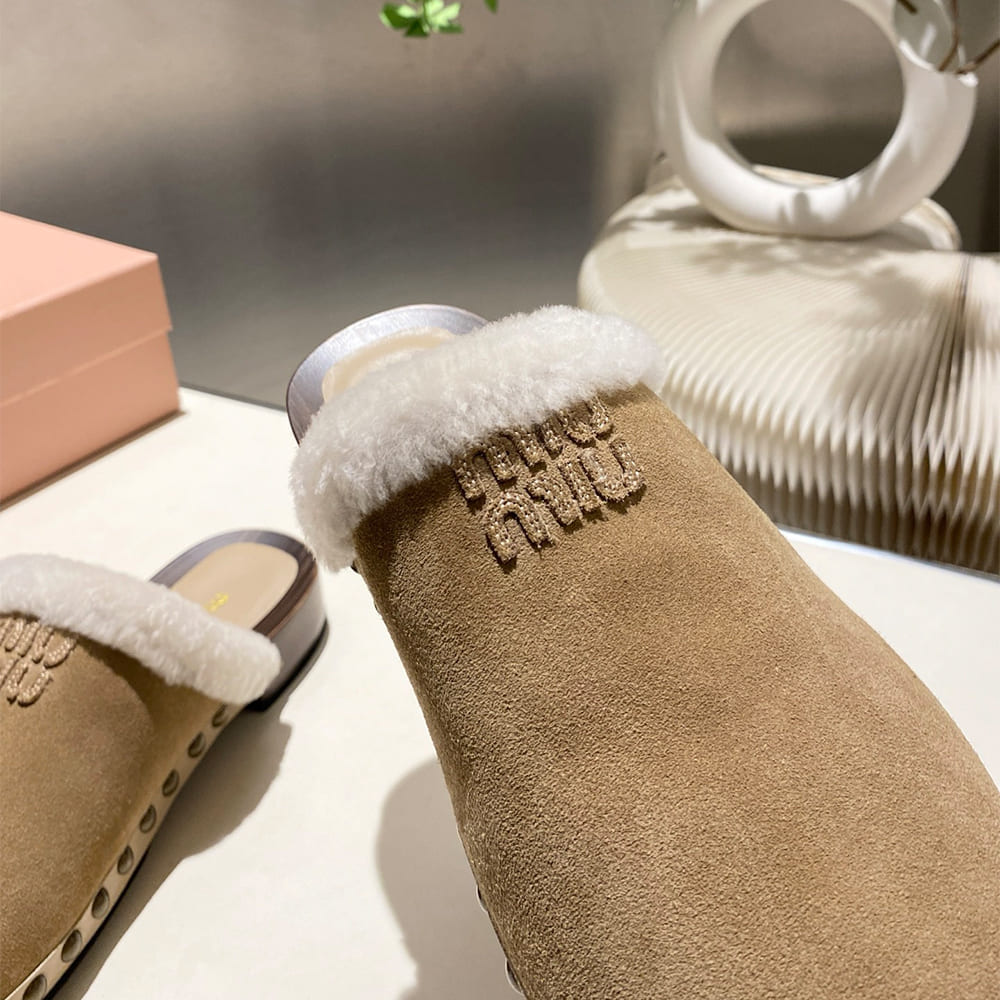 M1um1u Suede clogs