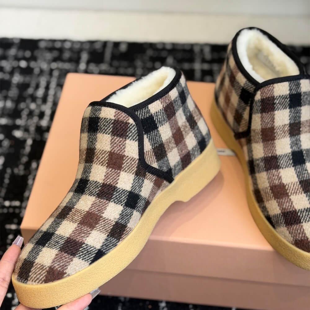 M1um1u Wool and shearling slip-on booties