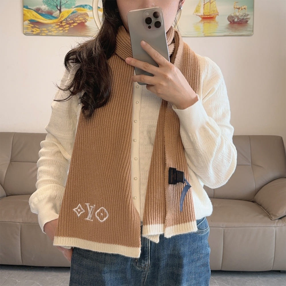 LV Headline Scarf