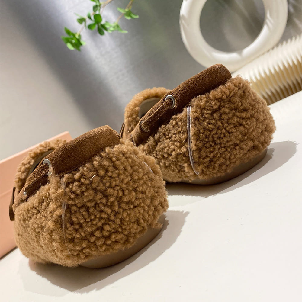 M1um1u Shearing loafers