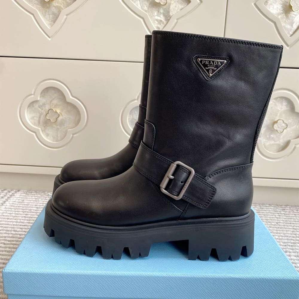 Pra*a Leather booties
