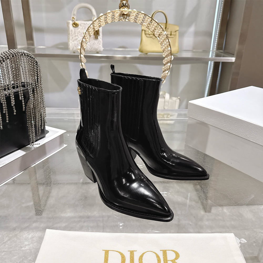 D10r Wild Heeled Ankle Boot