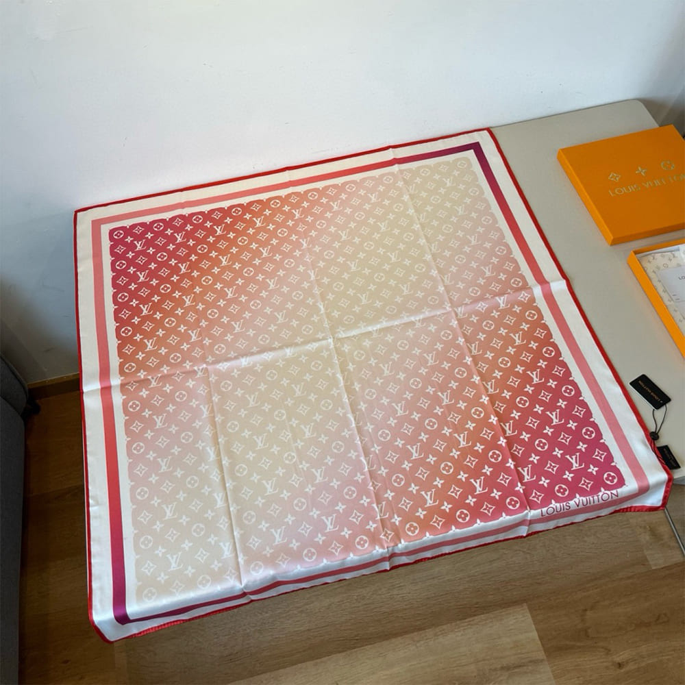 LV Sunrise Aquarelle Square 90