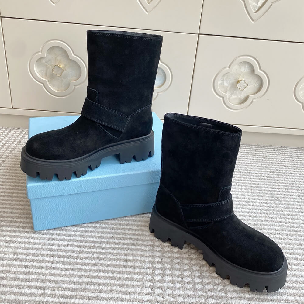 Pra*a Leather booties