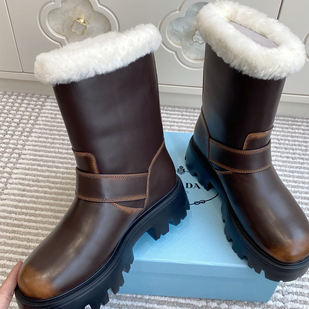 Pra*a Leather booties