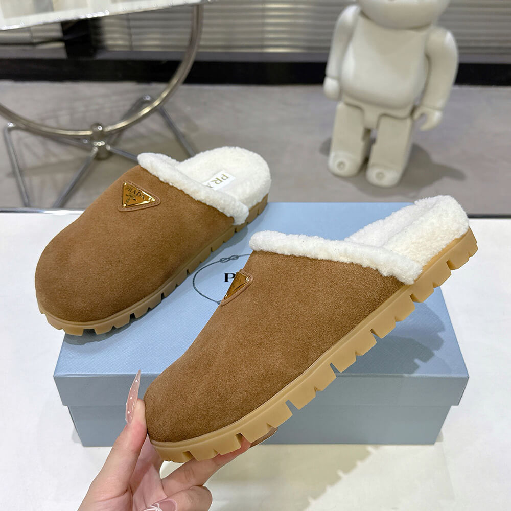Pra*a Slippers