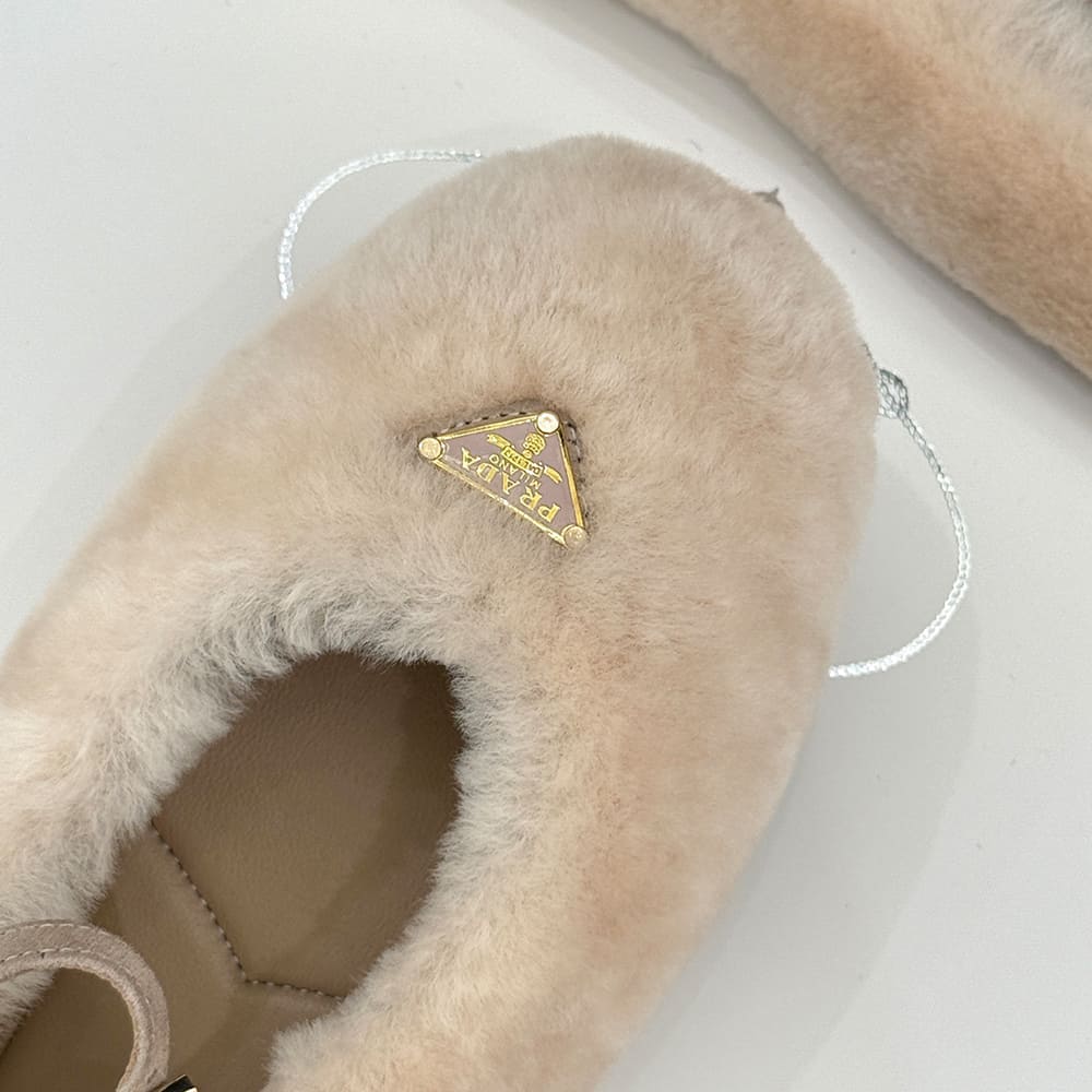 Pra*a Suede Ballerinas