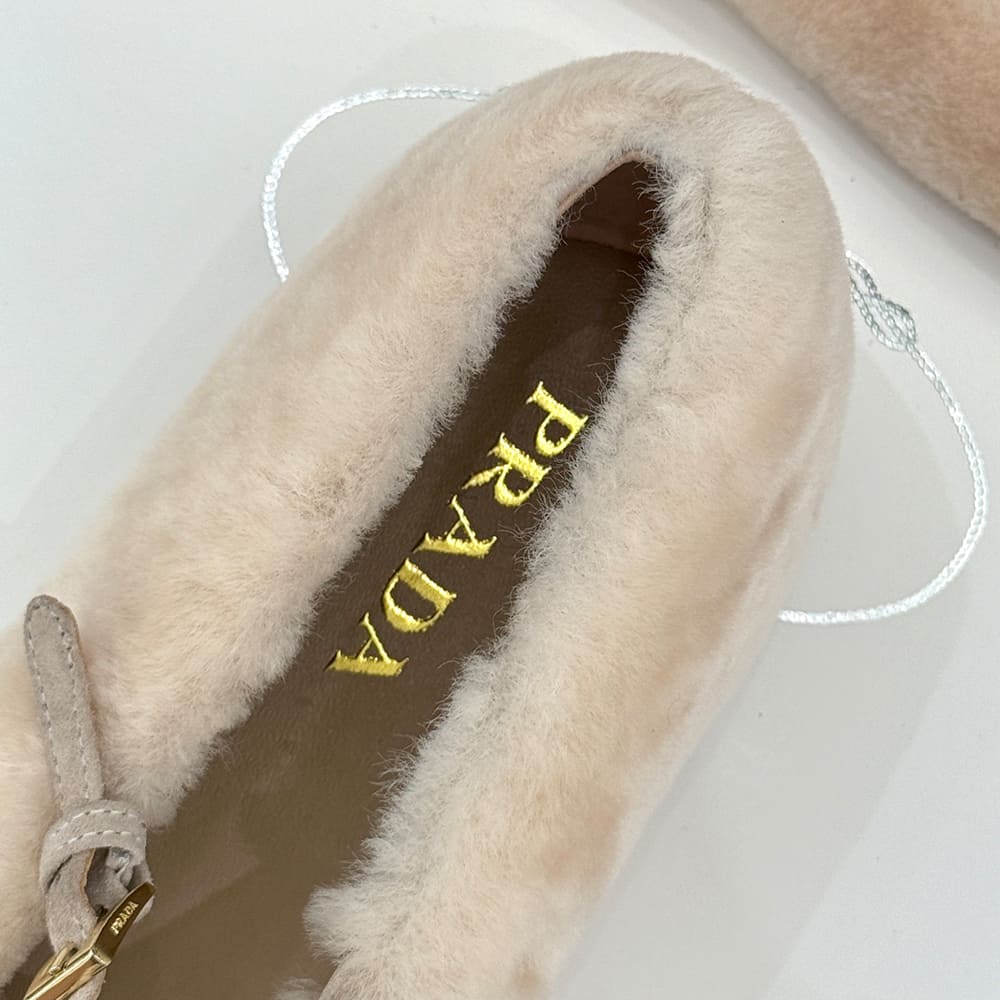 Pra*a Suede Ballerinas
