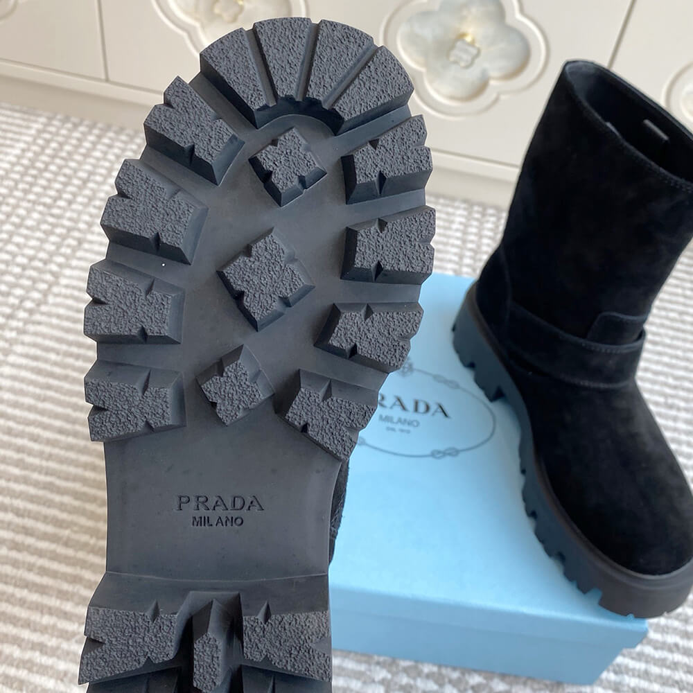 Pra*a Leather booties