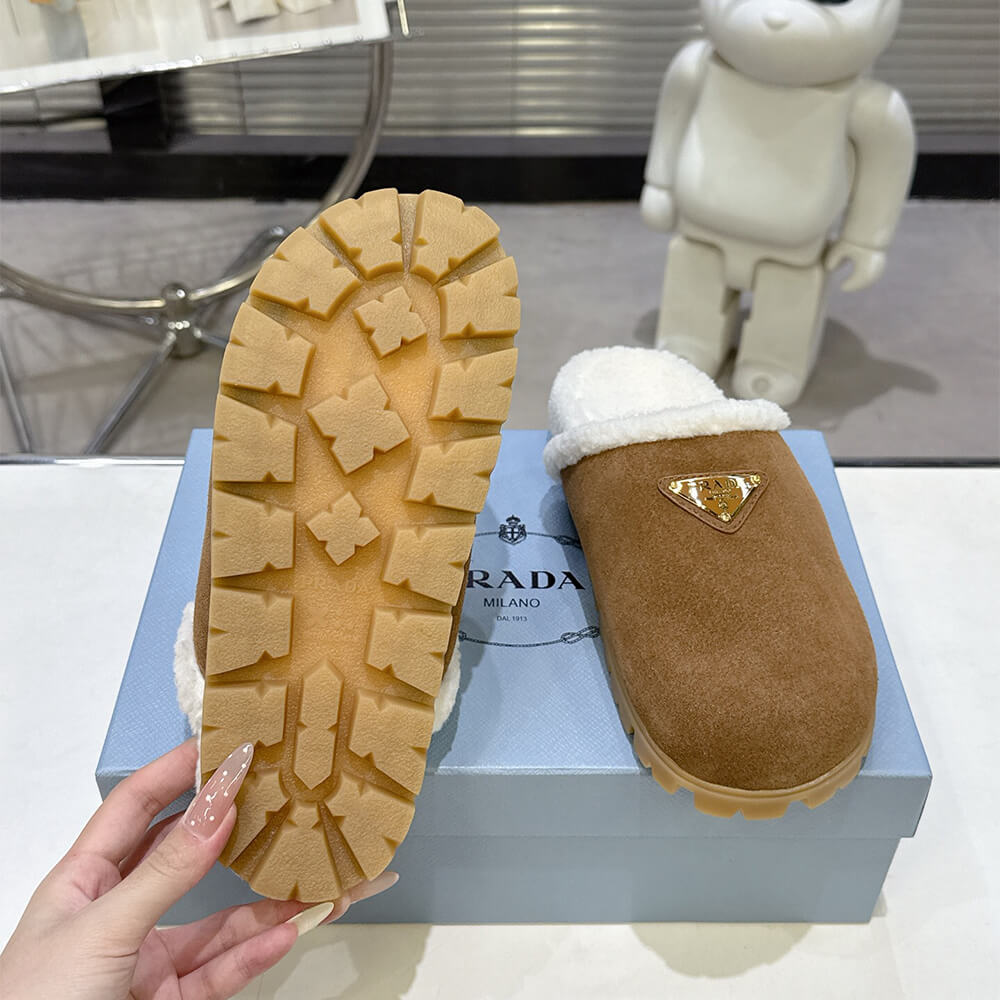 Pra*a Slippers