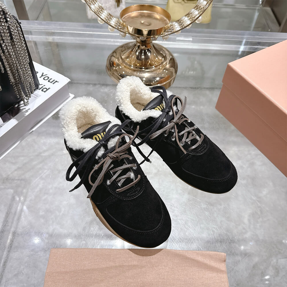 M1um1u Sneakers