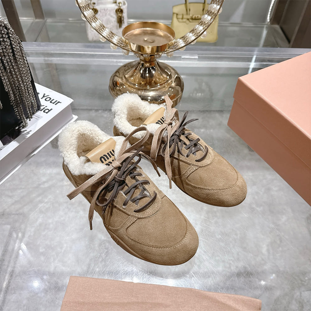 M1um1u Sneakers