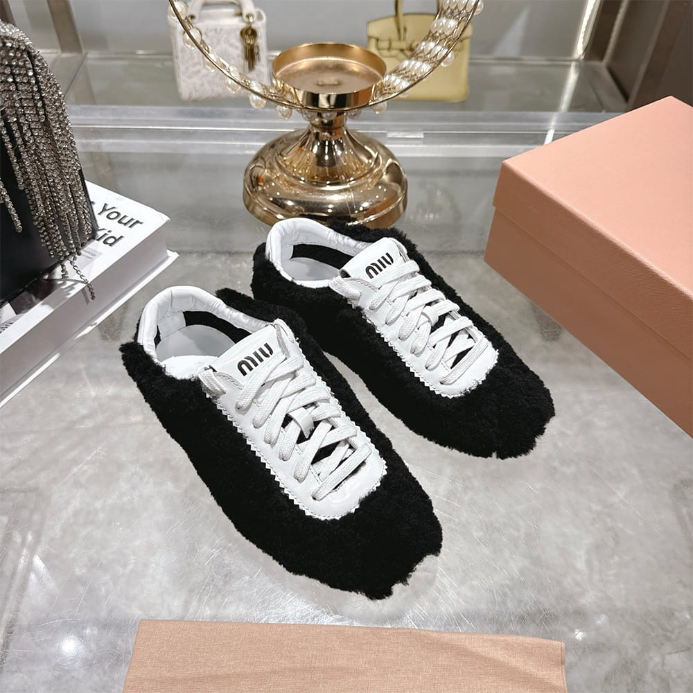 M1um1u Sneakers