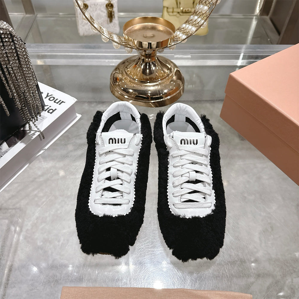 M1um1u Sneakers