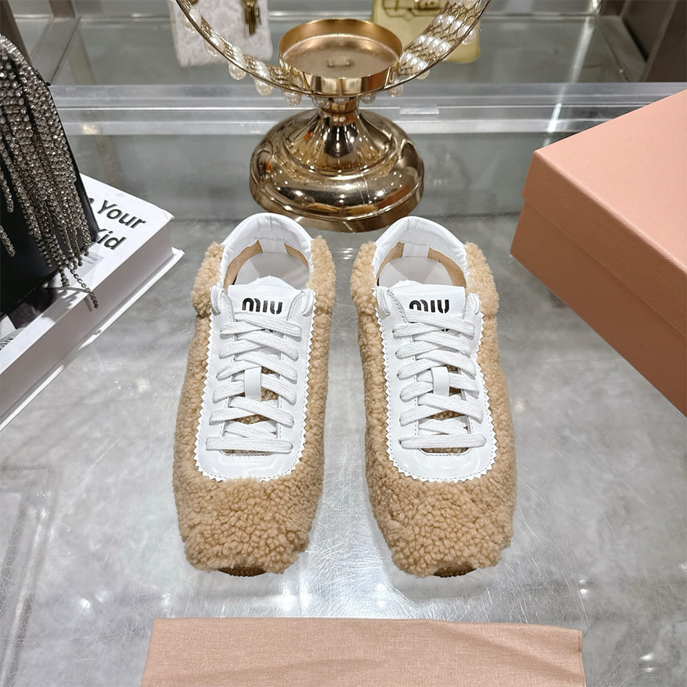 M1um1u Sneakers